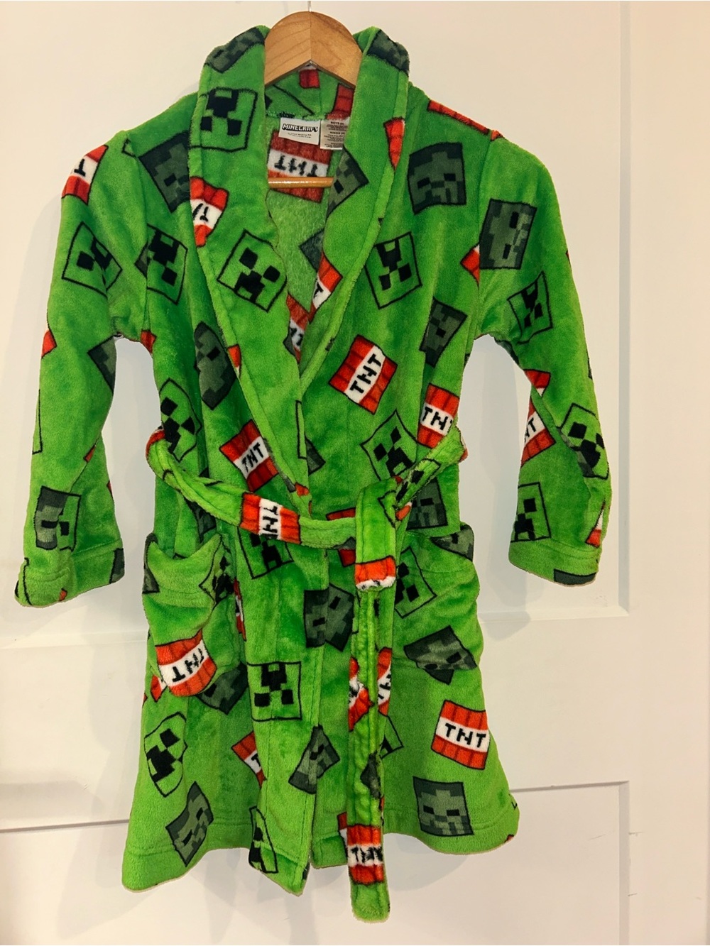 Kids Green Plush Robe with Creeper and TNT Print 🧨